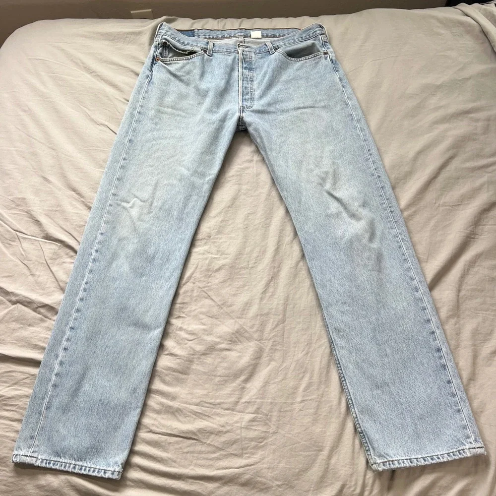 Vintage LEVI'S 501 Jeans Mens‎ 38X34 Light Wash Straight Leg Denim 2005 Stained